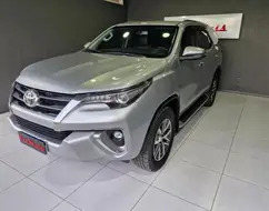 TOYOTA HILUX SW4 2.8 SRX 4X4 16V TURBO INTERCOOLER DIESEL 4P AUTOMÁTICO TOYOTA HILUX SW4 2.8 SRX 4X4 16V TURBO INTERCOOLER DIESEL 4P AUTOMÁTICO