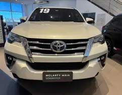 TOYOTA HILUX SW4 2.8 SRX 4X4 7 LUGARES 16V TURBO INTERCOOLER DIESEL 4P AUTOMÁTICO TOYOTA HILUX SW4 2.8 SRX 4X4 7 LUGARES 16V TURBO INTERCOOLER DIESEL 4P AUTOMÁTICO