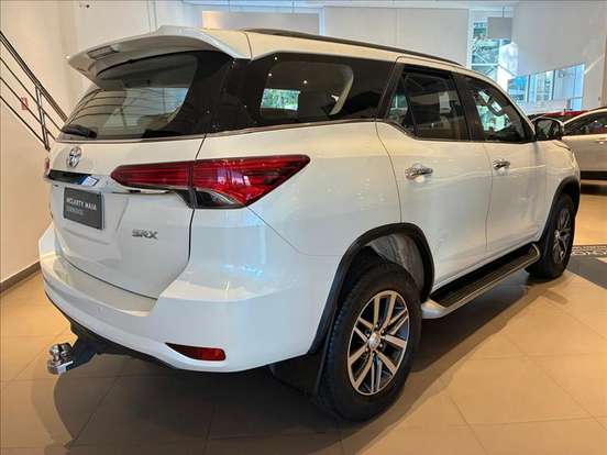 TOYOTA-HILUX SW4-2019