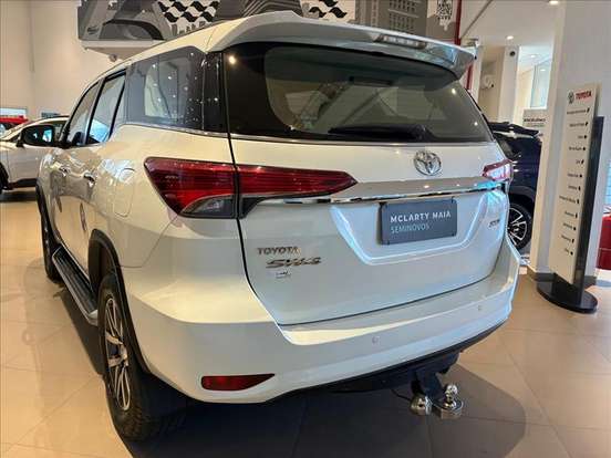TOYOTA-HILUX SW4-2.8 SRX 4X4 7 LUGARES 16V TURBO INTERCOOLER DIESEL 4P AUTOMÁTICO TOYOTA-HILUX SW4-2019