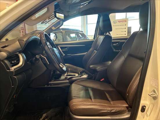 TOYOTA-HILUX SW4-2019
