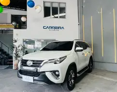 TOYOTA HILUX SW4 2.8 SRX DIAMOND 4X4 7 LUGARES 16V TURBO INTERCOOLER DIESEL 4P AUTOMÁTICO TOYOTA HILUX SW4 2.8 SRX DIAMOND 4X4 7 LUGARES 16V TURBO INTERCOOLER DIESEL 4P AUTOMÁTICO