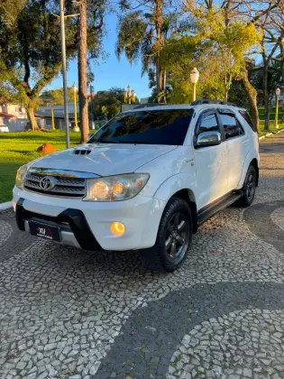 TOYOTA HILUX SW4 3.0 SRV 4X4 16V TURBO INTERCOOLER DIESEL 4P AUTOMÁTICO