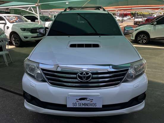 TOYOTA-HILUX SW4-3.0 SRV 4X4 16V TURBO INTERCOOLER DIESEL 4P AUTOMÁTICO TOYOTA-HILUX SW4-2013