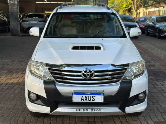TOYOTA-HILUX SW4-2013