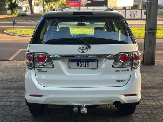 TOYOTA-HILUX SW4-3.0 SRV 4X4 7 LUGARES 16V TURBO INTERCOOLER DIESEL 4P AUTOMÁTICO TOYOTA-HILUX SW4-2013