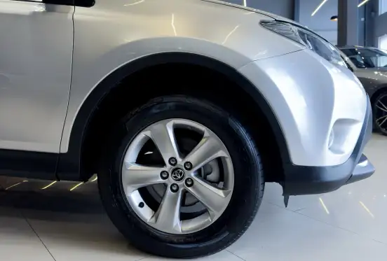 TOYOTA-RAV4-2014