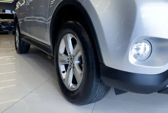 TOYOTA-RAV4-2014