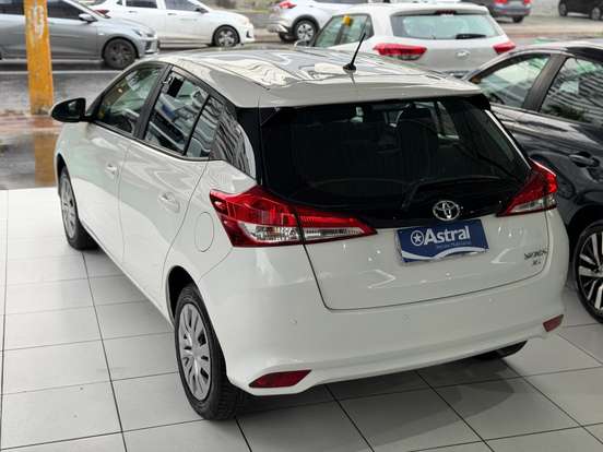 TOYOTA-YARIS-2019