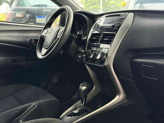 TOYOTA-YARIS-2019