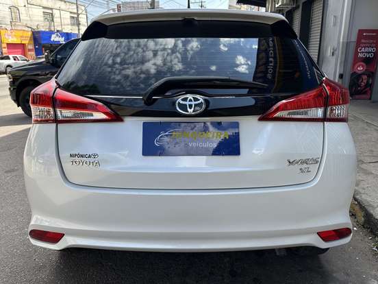 TOYOTA-YARIS-2019