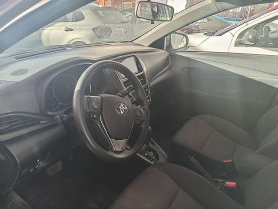 TOYOTA-YARIS-2024