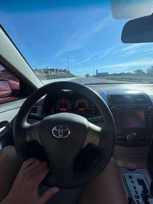 TOYOTA-COROLLA-2010