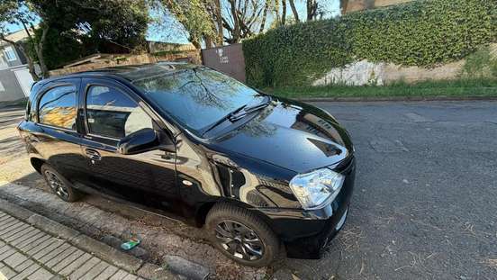 TOYOTA-ETIOS-2015