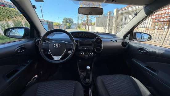 TOYOTA-ETIOS-2015