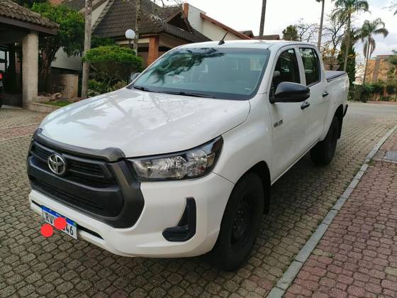 TOYOTA HILUX 2.8 D-4D TURBO DIESEL CD POWER PACK 4X4 MANUAL