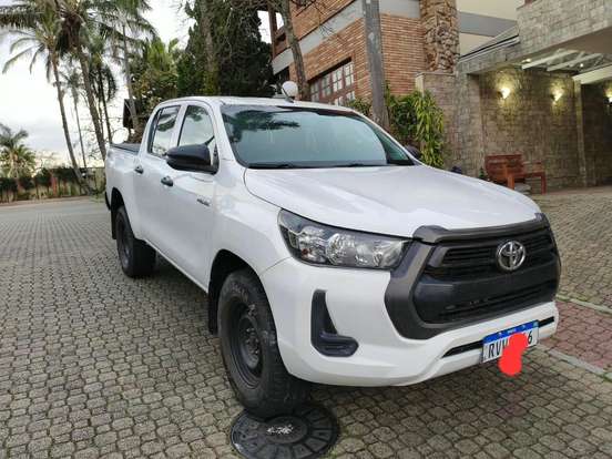 TOYOTA-HILUX-2022