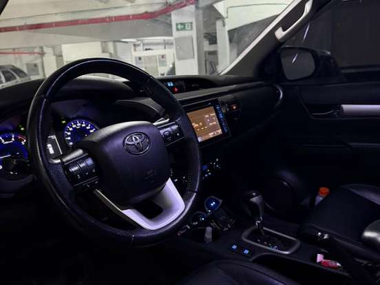 TOYOTA-HILUX-2.8 SRV 4X4 CD 16V DIESEL 4P AUTOMÁTICO TOYOTA-HILUX-2018