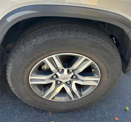 TOYOTA-HILUX SW4-2.7 SRV 7 LUGARES 4X2 16V FLEX 4P AUTOMÁTICO TOYOTA-HILUX SW4-2018