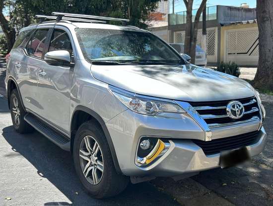 TOYOTA-HILUX SW4-2.7 SRV 7 LUGARES 4X2 16V FLEX 4P AUTOMÁTICO TOYOTA-HILUX SW4-2018