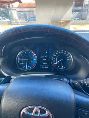 TOYOTA-HILUX SW4-2023