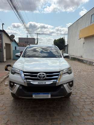 TOYOTA-HILUX SW4-2018