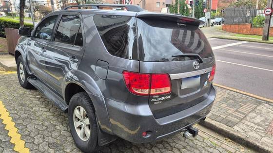 TOYOTA HILUX SW4 3.0 SRV 4X4 16V TURBO INTERCOOLER DIESEL 4P AUTOMÁTICO