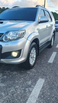 TOYOTA HILUX SW4 3.0 SRV 4X4 7 LUGARES 16V TURBO INTERCOOLER DIESEL 4P AUTOMÁTICO