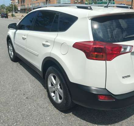 TOYOTA-RAV4-2014