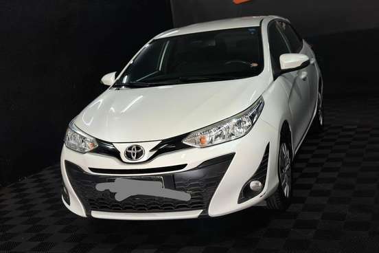 TOYOTA-YARIS-2018