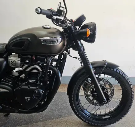 TRIUMPH-BONNEVILLE T100 BLACK 900-2020