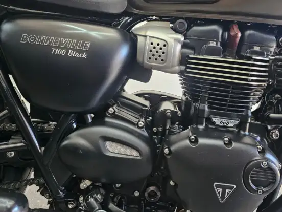 TRIUMPH-BONNEVILLE T100 BLACK 900 TRIUMPH-BONNEVILLE T100 BLACK 900-2020