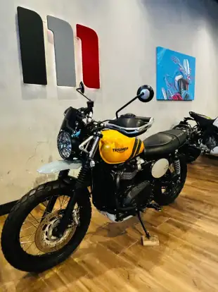 TRIUMPH-SCRAMBLER 900-2024