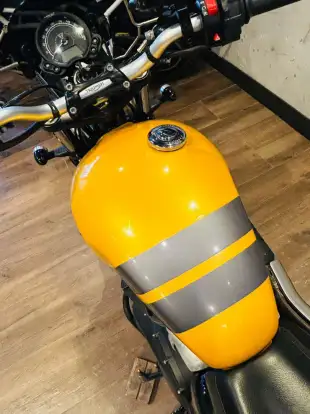 TRIUMPH-SCRAMBLER 900-2024