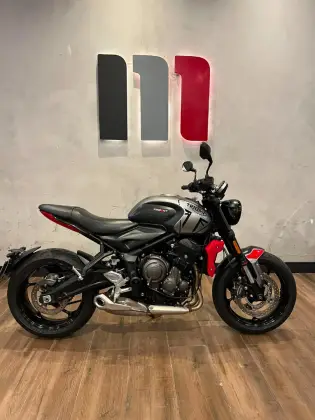 TRIUMPH TRIDENT 660 