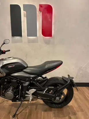 TRIUMPH-TRIDENT 660-2024