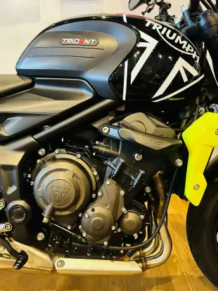 TRIUMPH-TRIDENT 660-2024