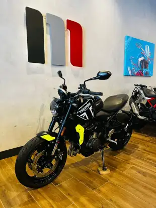 TRIUMPH-TRIDENT 660-2024
