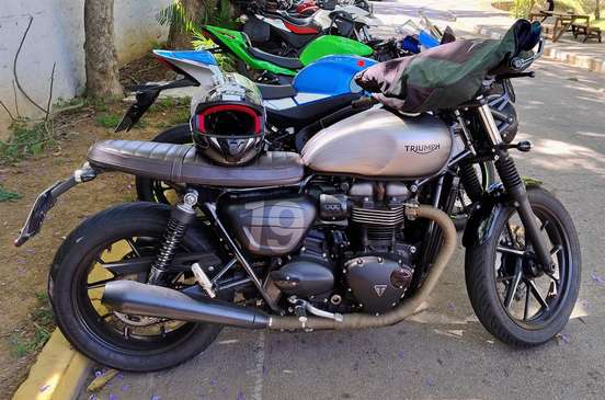 TRIUMPH-STREET TWIN-2020