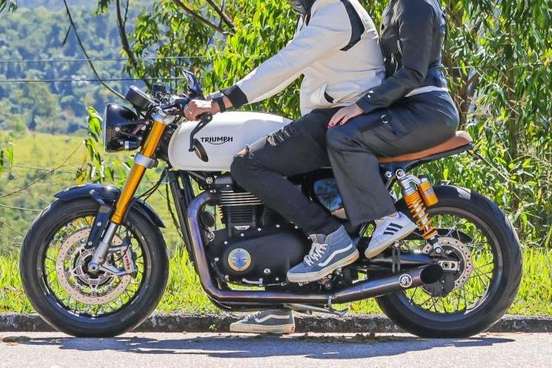 TRIUMPH-THRUXTON R-2018