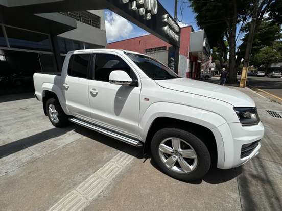 VOLKSWAGEN-AMAROK-2021
