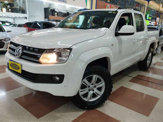 VOLKSWAGEN-AMAROK-2015