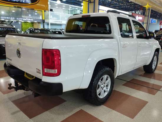 VOLKSWAGEN-AMAROK-2015