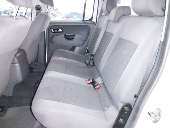 VOLKSWAGEN-AMAROK-2015