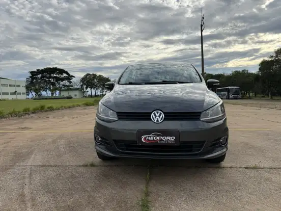 VOLKSWAGEN-FOX-1.0 MI TRENDLINE 8V FLEX 4P MANUAL VOLKSWAGEN-FOX-2015