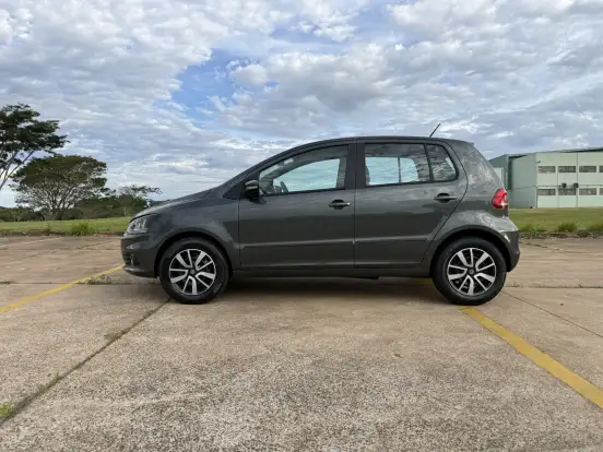 VOLKSWAGEN-FOX-1.0 MI TRENDLINE 8V FLEX 4P MANUAL VOLKSWAGEN-FOX-2015