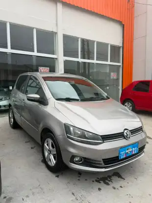 VOLKSWAGEN-FOX-2015
