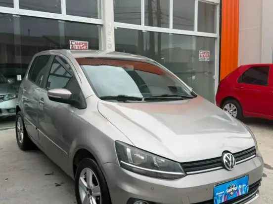 VOLKSWAGEN-FOX-1.0 MPI COMFORTLINE 12V FLEX 4P MANUAL VOLKSWAGEN-FOX-2015
