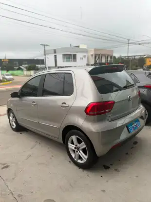 VOLKSWAGEN-FOX-2015