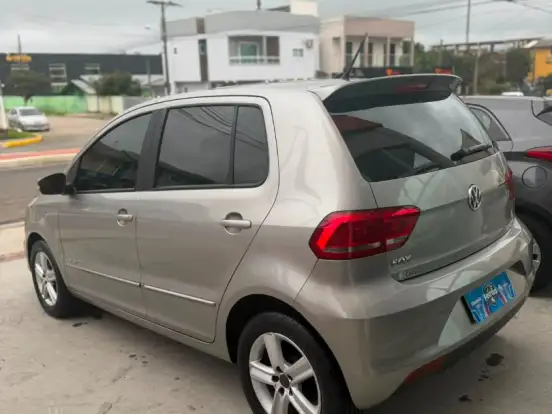 VOLKSWAGEN-FOX-1.0 MPI COMFORTLINE 12V FLEX 4P MANUAL VOLKSWAGEN-FOX-2015